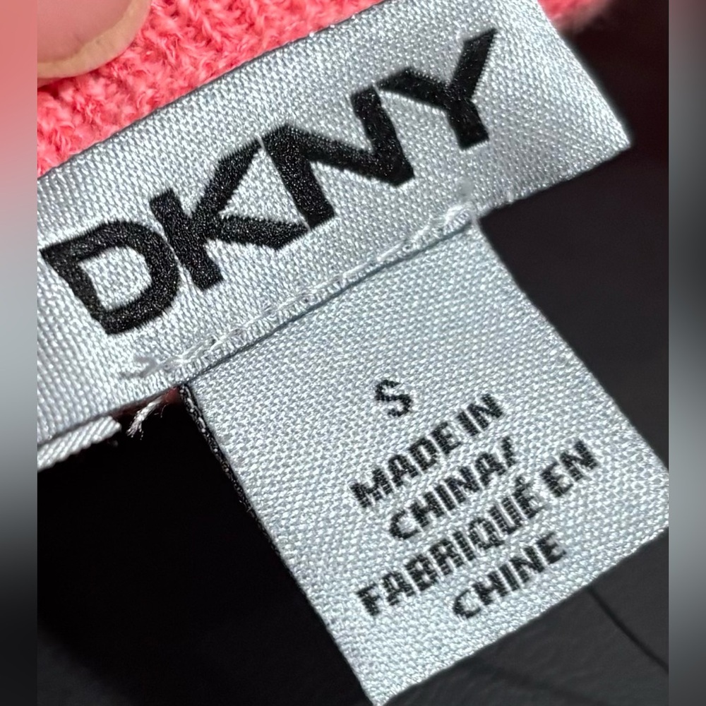 🌸 DKNY long-3/4 sleeve, striped v-neck knit sweater, watermelon pink, Pointelle - Picture 2 of 14